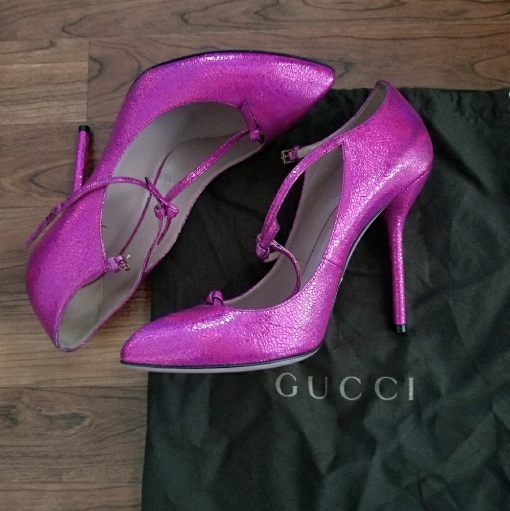 AUTHENTIC Gucci T-strap fuschia heels HARD TO FIND